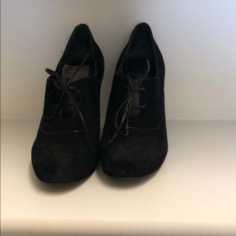 Black heels shoes only wore once or twice